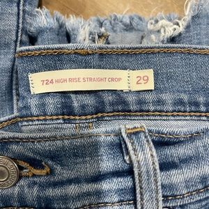 Levis 724 High Rise Straight Crop